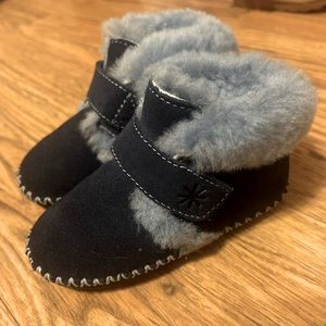 LL Bean Toddlers’ Wicked Good Slippers - Navy 5-6